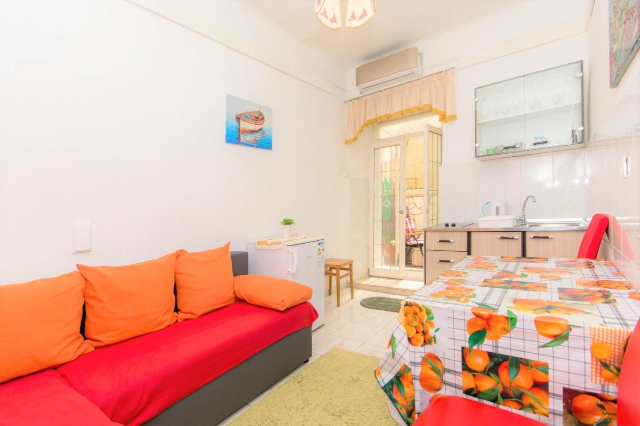 Center Apartment *