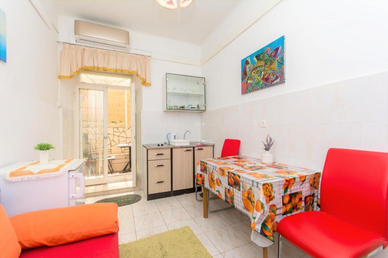Apartment Center *