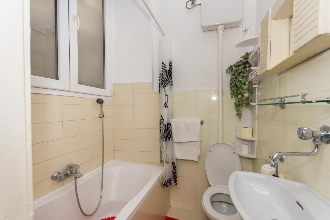 Center Apartment *