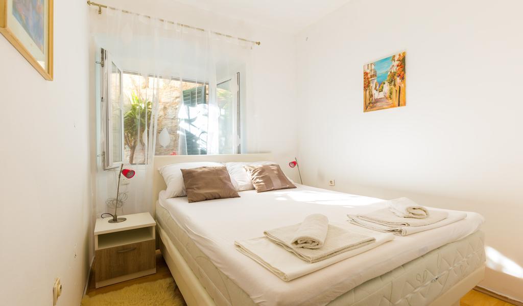 Apartment Center